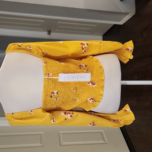 NWT Lumiére Golden Yellow Floral Boho Top - Picture 4 of 5